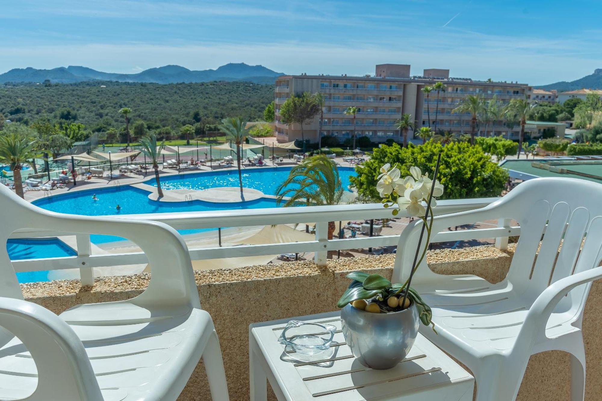 Hotel Club Cala Romani Calas de Mallorca Exterior photo